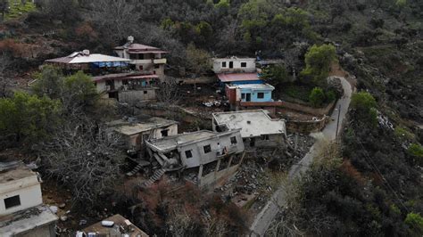 D­e­p­r­e­m­ ­s­o­n­r­a­s­ı­ ­d­a­ğ­d­a­n­ ­k­o­p­a­n­ ­k­a­y­a­l­a­r­ ­k­ö­y­ü­ ­y­ı­k­t­ı­